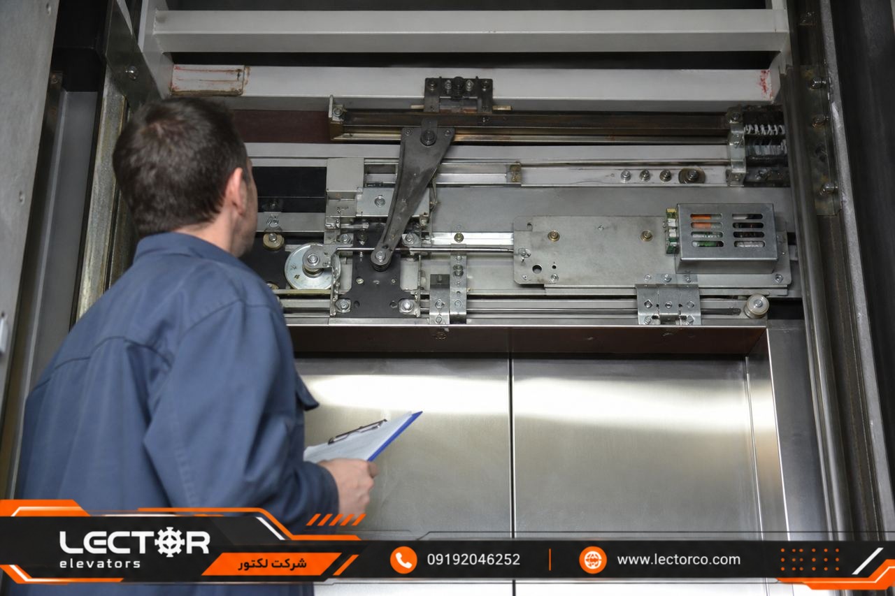 بازرسی مکانیزم درب روی کابین