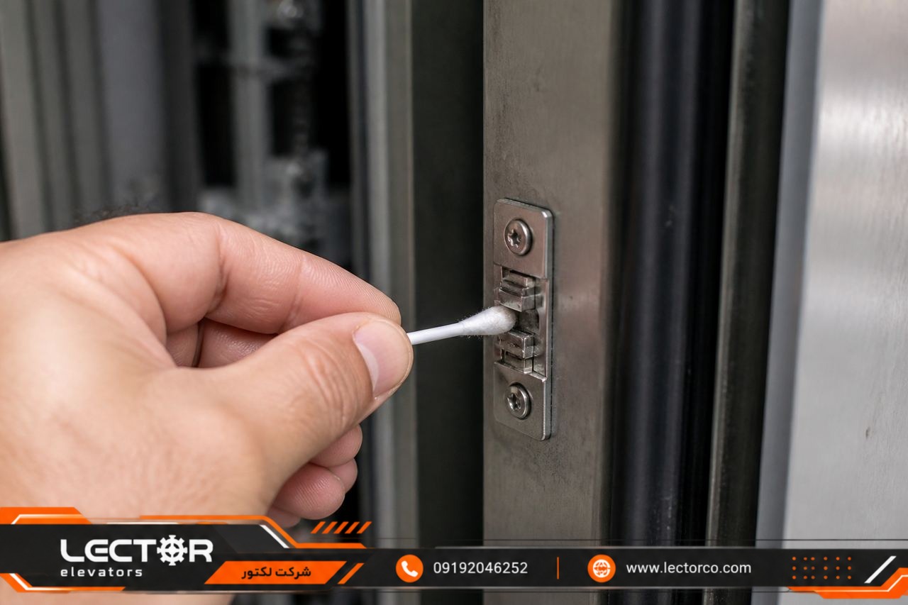 تمیزکاری کنتاکت قفل درب